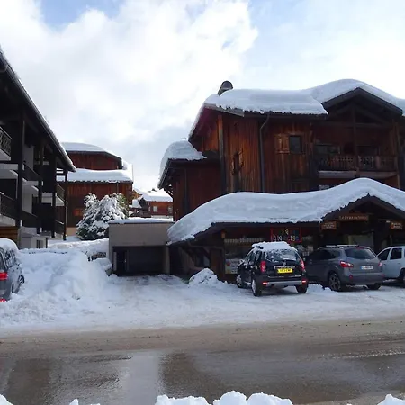Grand Duplex Lumineux - 6 Pers - Centre - Parking Prive - A 400 M Des Pistes - Fr-1-802-37 Apartment
